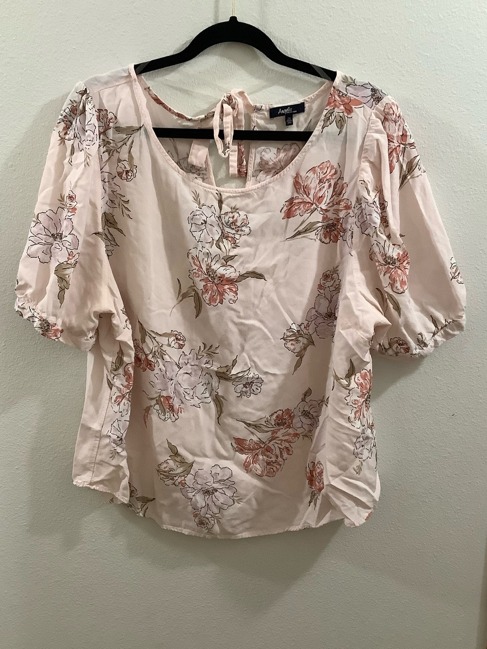 Angels Light Pink Floral Puff-Sleeve Blouse